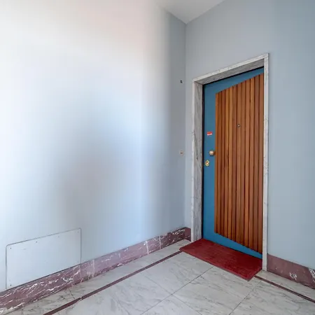Palazzo Di Giustizia Bright トリノ