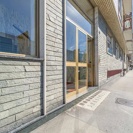 Palazzo Di Giustizia Bright *